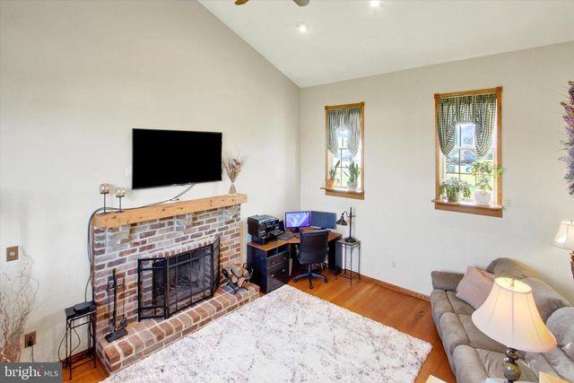 426 N 3RD ST, Mcsherrystown, PA 17344