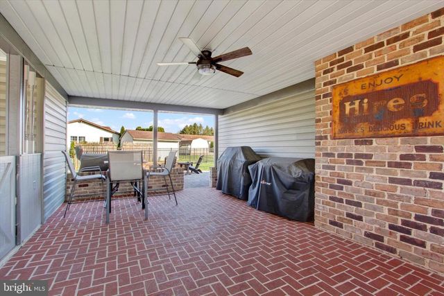 426 N 3RD ST, Mcsherrystown, PA 17344