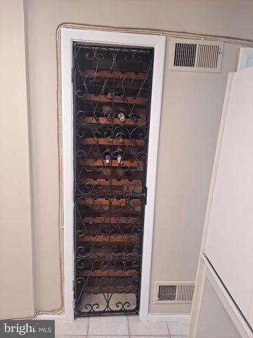 1009 E ST SE, Washington, DC 20003