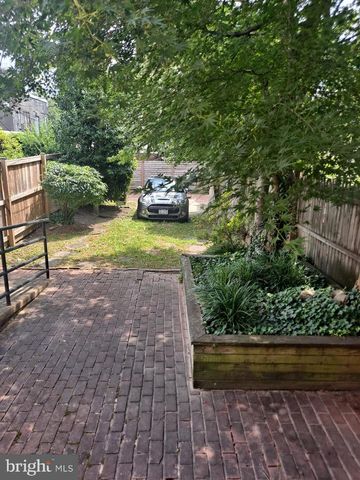 1009 E ST SE, Washington, DC 20003
