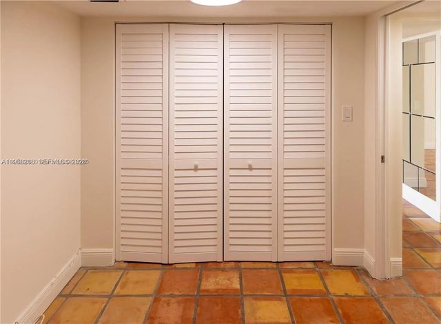 6423 Collins Ave 1101, Miami Beach, FL 33141