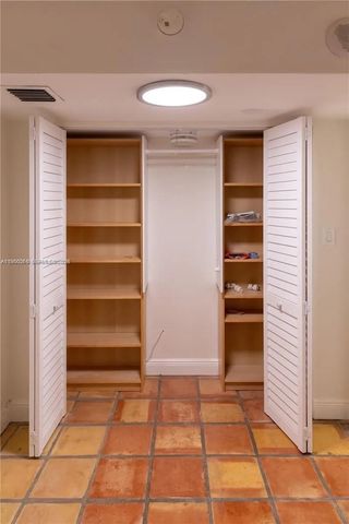 6423 Collins Ave 1101, Miami Beach, FL 33141