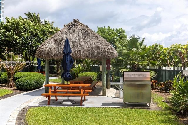 6423 Collins Ave 1101, Miami Beach, FL 33141