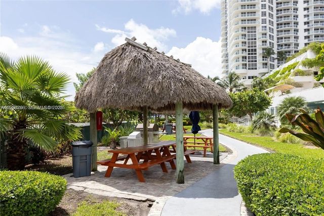 6423 Collins Ave 1101, Miami Beach, FL 33141