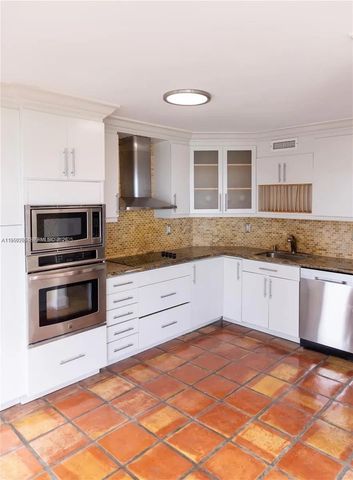 6423 Collins Ave 1101, Miami Beach, FL 33141