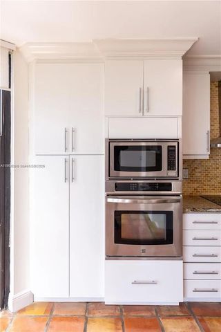 6423 Collins Ave 1101, Miami Beach, FL 33141