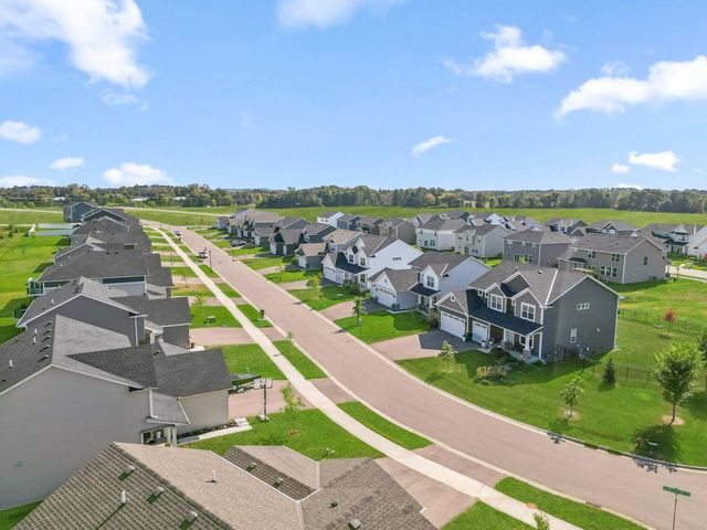 672 Sierra Parkway, Waconia, MN 55387