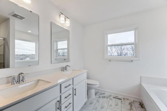 672 Sierra Parkway, Waconia, MN 55387