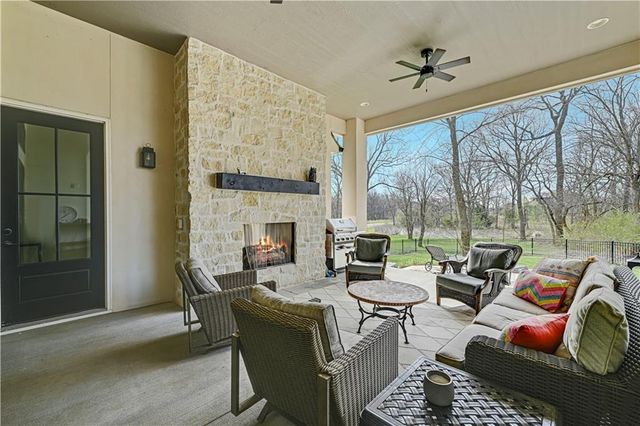 18340 Mohawk Lane, Stilwell, KS 66085