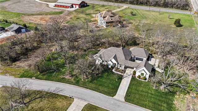 18340 Mohawk Lane, Stilwell, KS 66085
