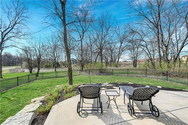 18340 Mohawk Lane, Stilwell, KS 66085