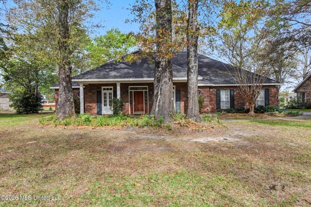 15383 Swan Lake Boulevard, Gulfport, MS 39503