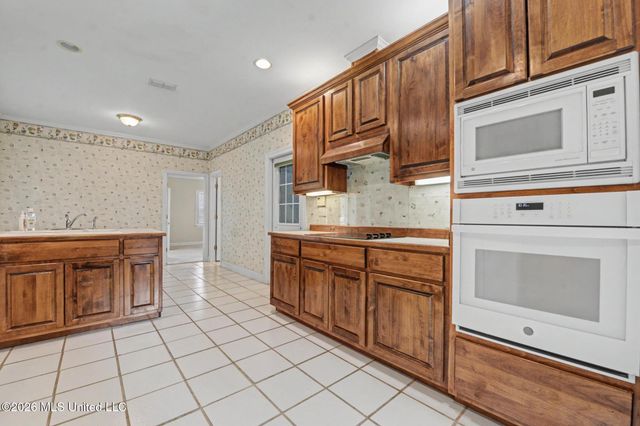 15383 Swan Lake Boulevard, Gulfport, MS 39503