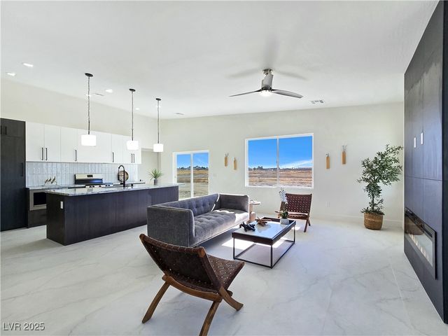 991 East Enchanted Mesa Street, Pahrump, NV 89048