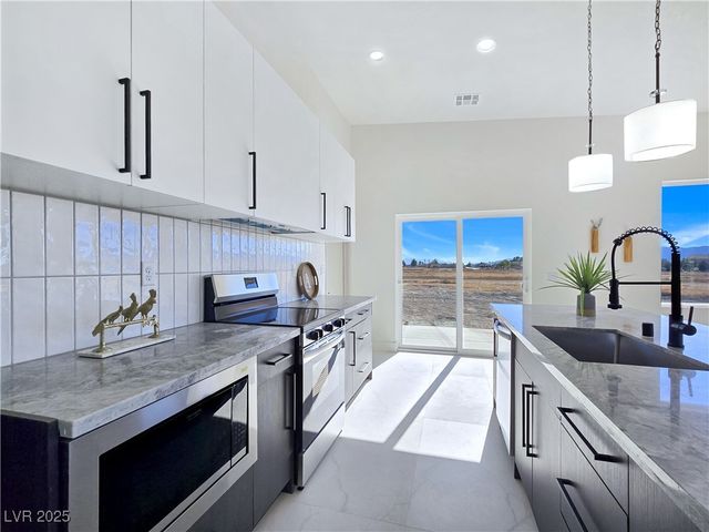 991 East Enchanted Mesa Street, Pahrump, NV 89048