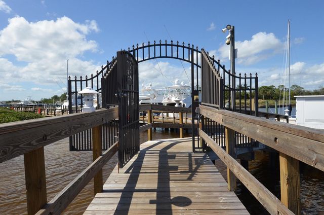 879 SW Pebble Lane, Palm City, FL 34990
