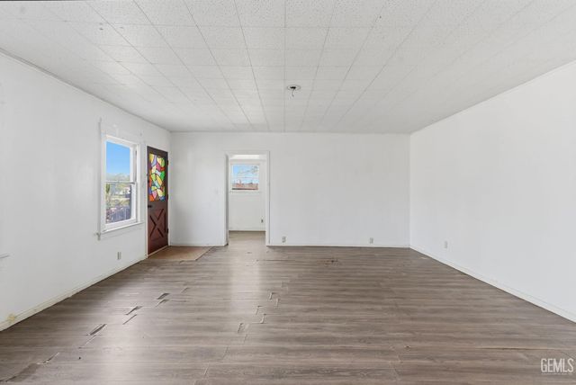 2930 Potomac Avenue, Bakersfield, CA 93307