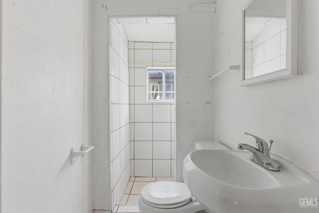 2930 Potomac Avenue, Bakersfield, CA 93307