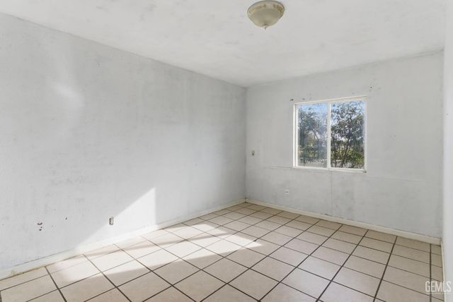 2930 Potomac Avenue, Bakersfield, CA 93307