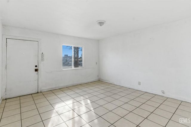 2930 Potomac Avenue, Bakersfield, CA 93307