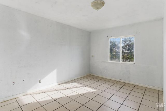 2930 Potomac Avenue, Bakersfield, CA 93307