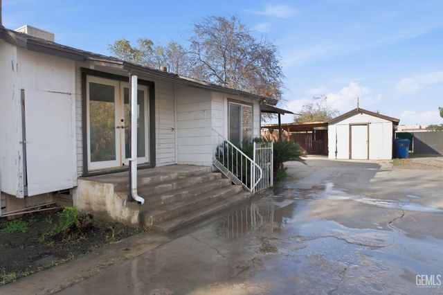 2930 Potomac Avenue, Bakersfield, CA 93307