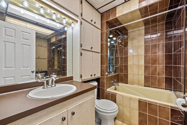 1010 Judson Street 2A, Bensenville, IL 60106