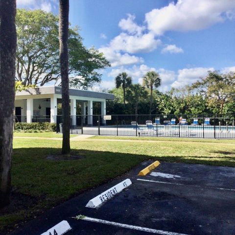 9233 SW 8th Street 110, Boca Raton, FL 33428