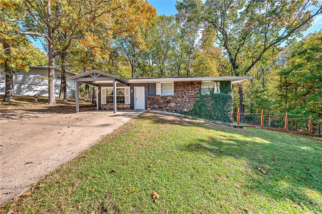 5 Pershore Lane, Bella Vista, AR 72714