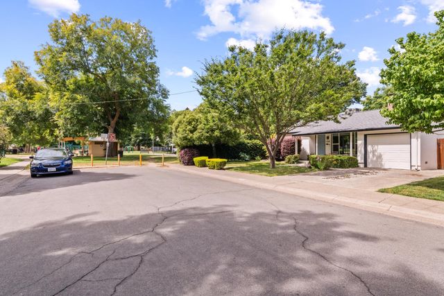 108 Aiken Way, Sacramento, CA 95819