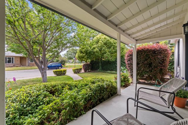 108 Aiken Way, Sacramento, CA 95819