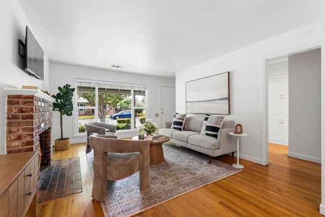108 Aiken Way, Sacramento, CA 95819