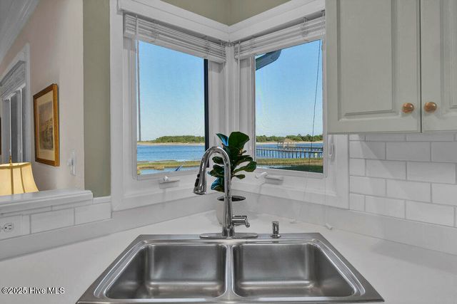 945 Radnor Road, Wilmington, NC 28409