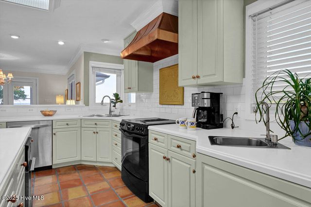 945 Radnor Road, Wilmington, NC 28409