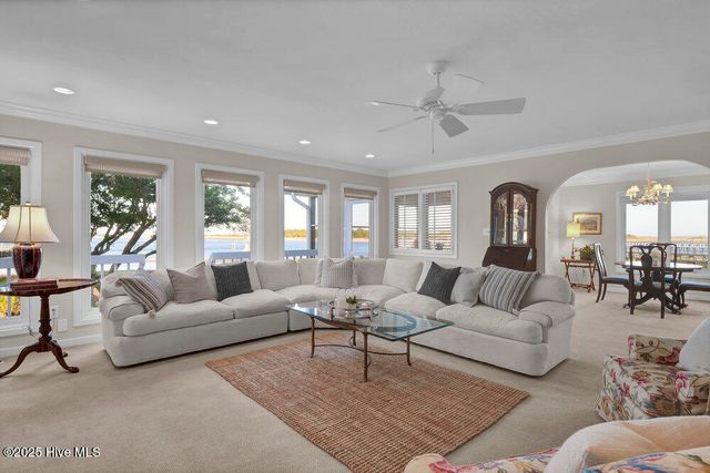 945 Radnor Road, Wilmington, NC 28409