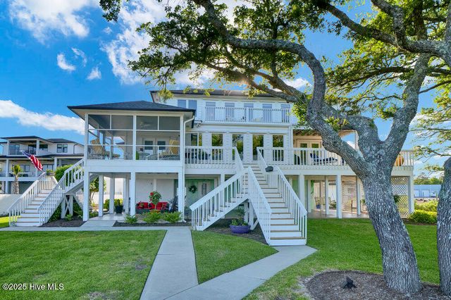 945 Radnor Road, Wilmington, NC 28409