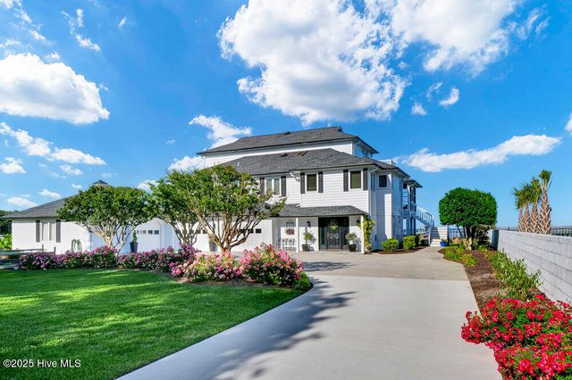 945 Radnor Road, Wilmington, NC 28409