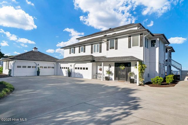 945 Radnor Road, Wilmington, NC 28409