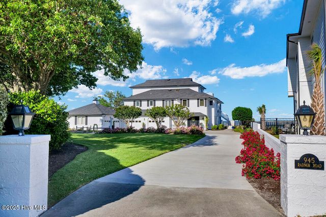945 Radnor Road, Wilmington, NC 28409