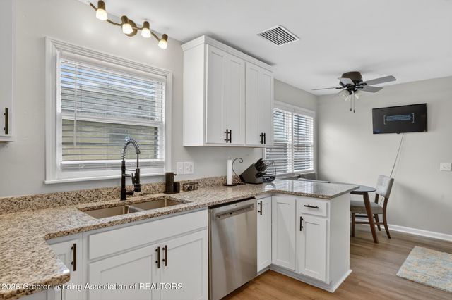 437 S Verlinden Avenue, Lansing, MI 48915