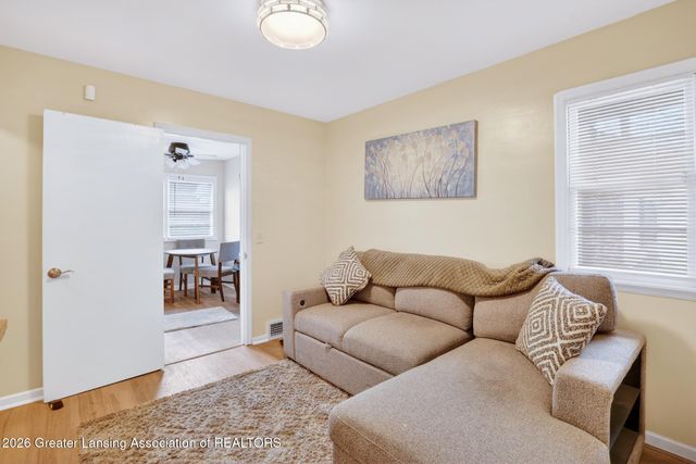 437 S Verlinden Avenue, Lansing, MI 48915