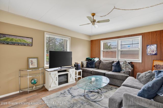 437 S Verlinden Avenue, Lansing, MI 48915