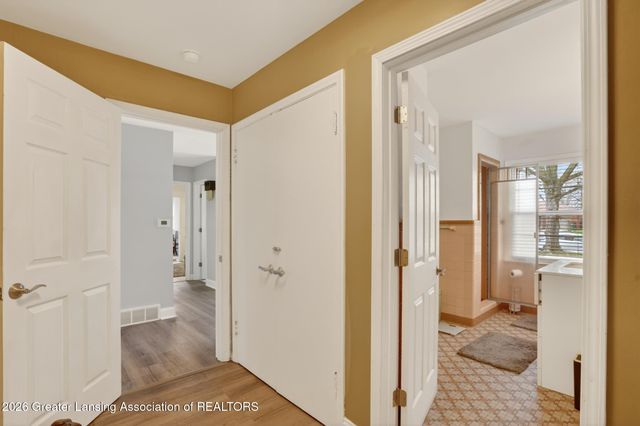 437 S Verlinden Avenue, Lansing, MI 48915