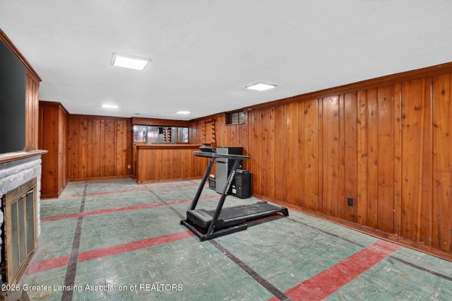 437 S Verlinden Avenue, Lansing, MI 48915