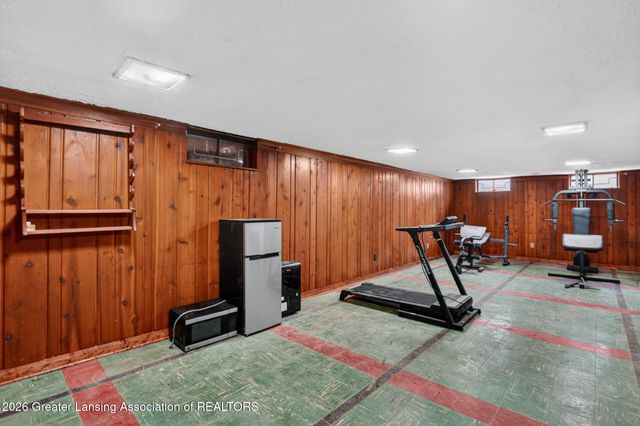 437 S Verlinden Avenue, Lansing, MI 48915