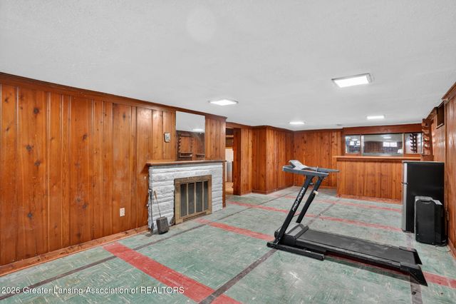 437 S Verlinden Avenue, Lansing, MI 48915