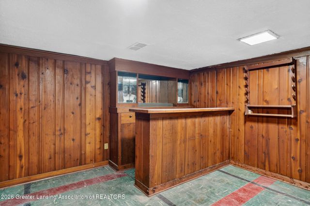 437 S Verlinden Avenue, Lansing, MI 48915