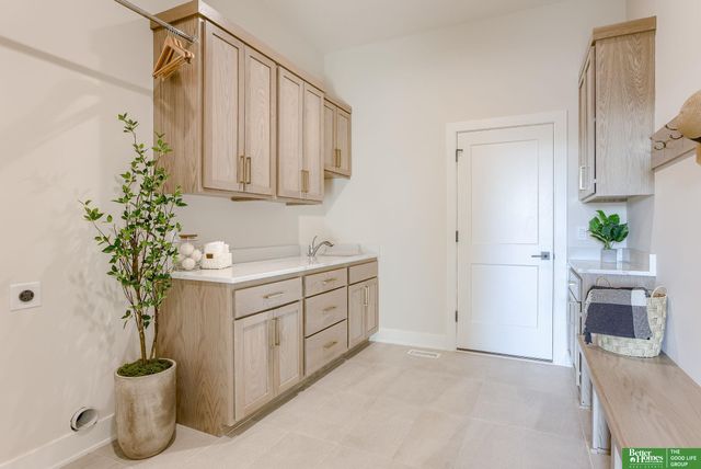 3310 S 212th Street, Elkhorn, NE 68022