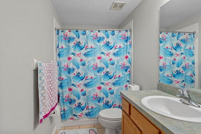 225 W OSCEOLA STREET, Clermont, FL 34711