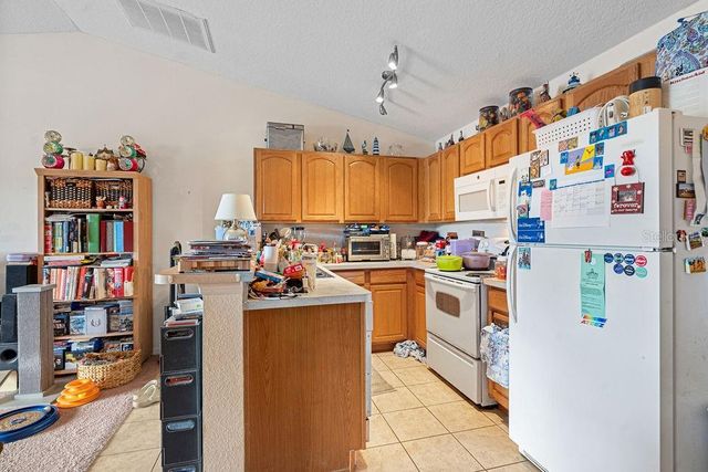 225 W OSCEOLA STREET, Clermont, FL 34711